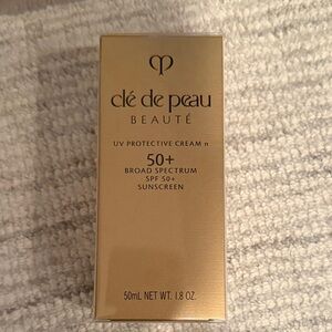 Clé de Peau Beauté UV Protective Cream - Gold